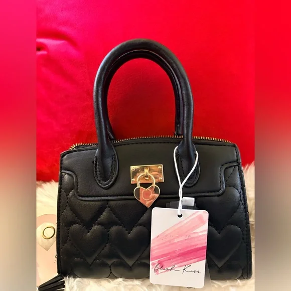 🖤NWT, Black Quilted Handbag. - Picture 3 of 5